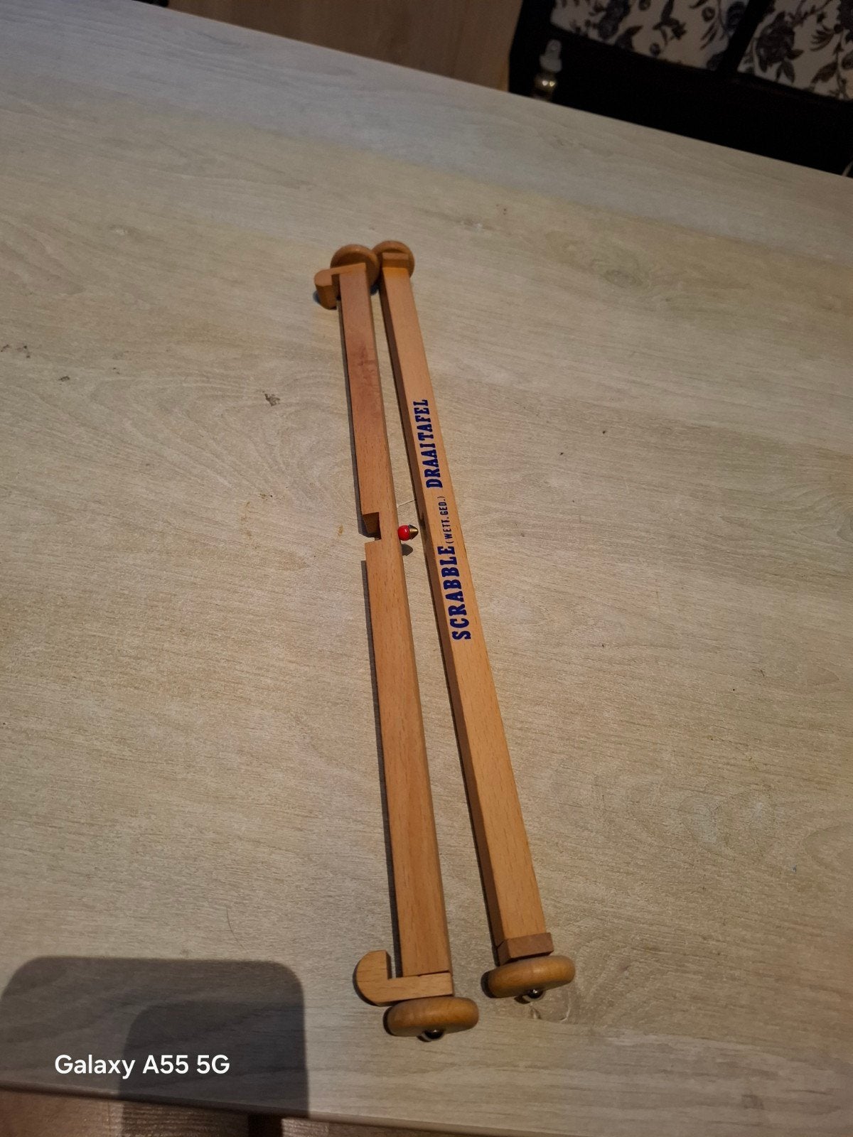 Scrabble Draaitafel - Handige Houten Draaibare Onderzetter, Gebruikt, Onbekend, Ophalen of Verzenden, Onbekend