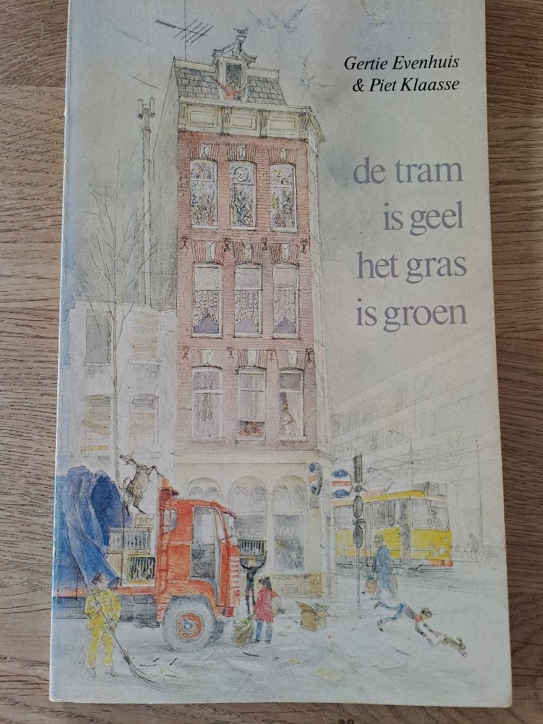 DE TRAM IS GEEL HET GRAS IS GROEN. GERTIE EVENHUIS, Boeken, Gelezen, Fictie algemeen, Ophalen of Verzenden, Gertie Evenhuis.