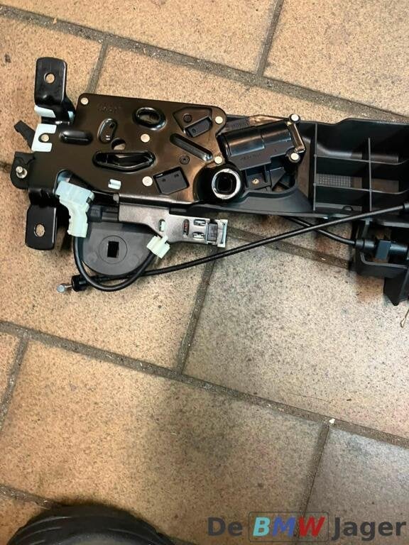 Foto 2 van Kofferklepslot origineel BMW E93 F33 F83 + LCI  51247129214