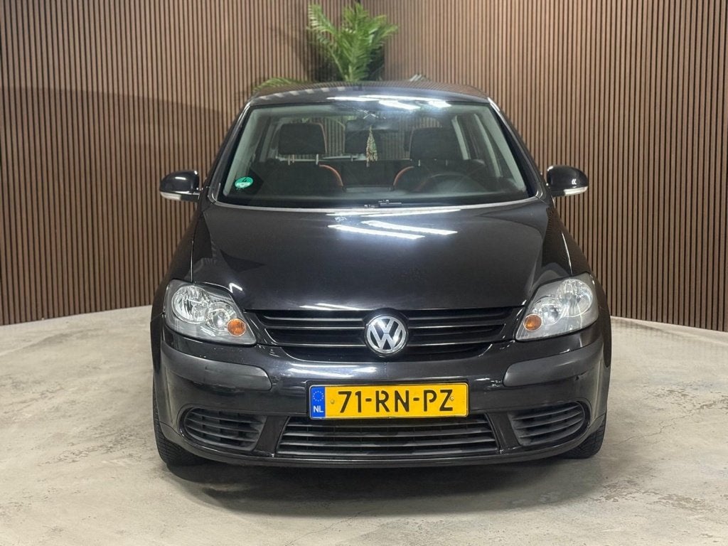 Volkswagen Golf Plus 1.6 FSI Turijn (bj 2005, automaat), Gebruikt, 4 cilinders, Zwart, 115 pk