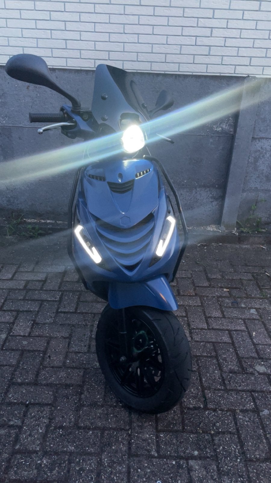 Piaggio Zip 200cc Runner VXR LC ook teruil voot wat leuks, Fietsen en Brommers, Scooters | Piaggio, Gebruikt, Zip, Maximaal 45 km/u