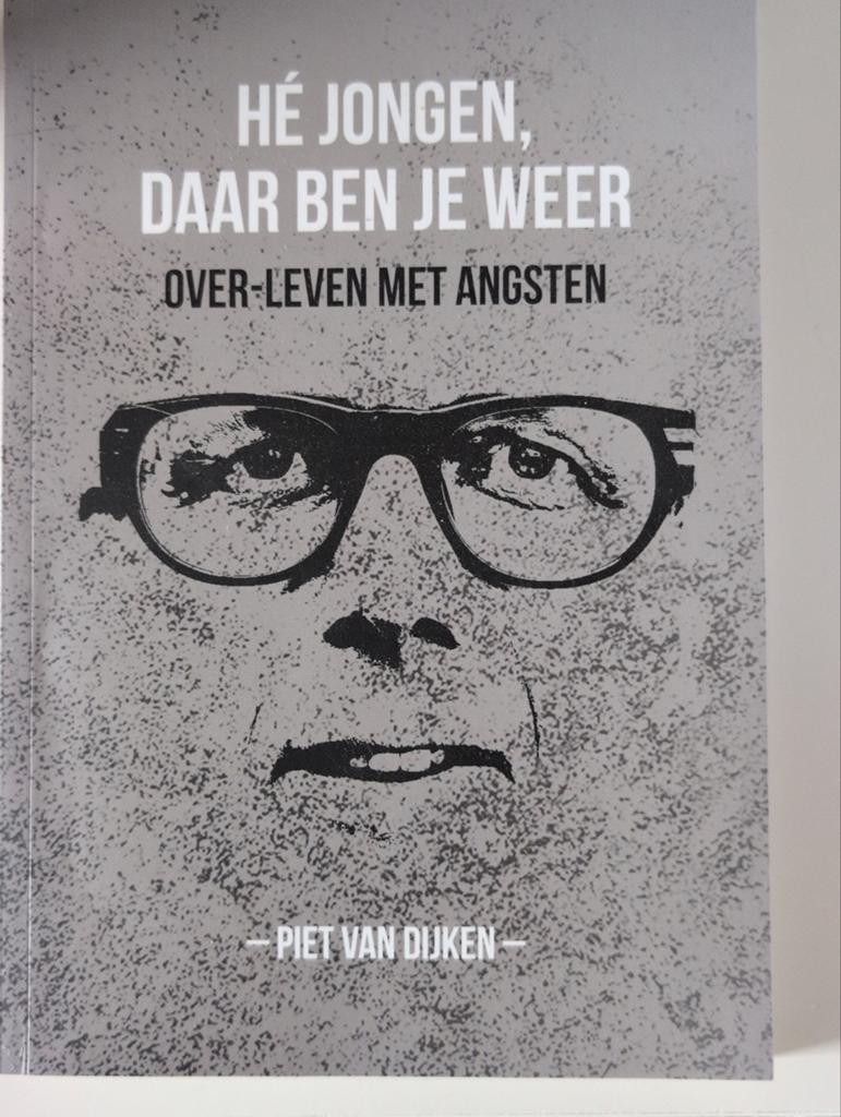 Piet van Dijken - Hé jongen daar ben je weer, Boeken, Overige Boeken, Zo goed als nieuw, Ophalen of Verzenden