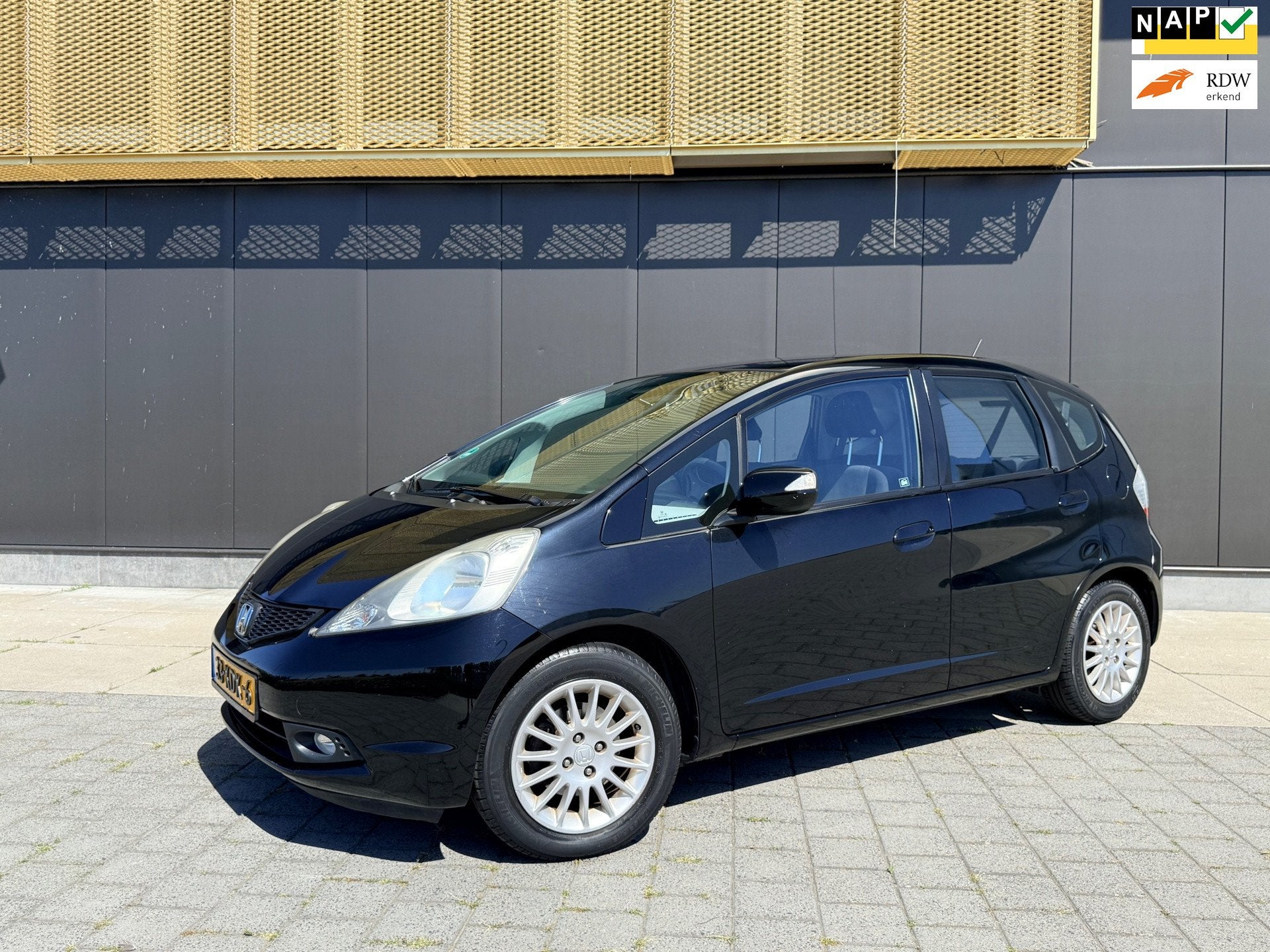 Honda Jazz 1.4 Comfort | 2e eig | Clima | LM velgen | AUX |, Auto's, Voorwielaandrijving, Zwart, 4 cilinders, Zwart