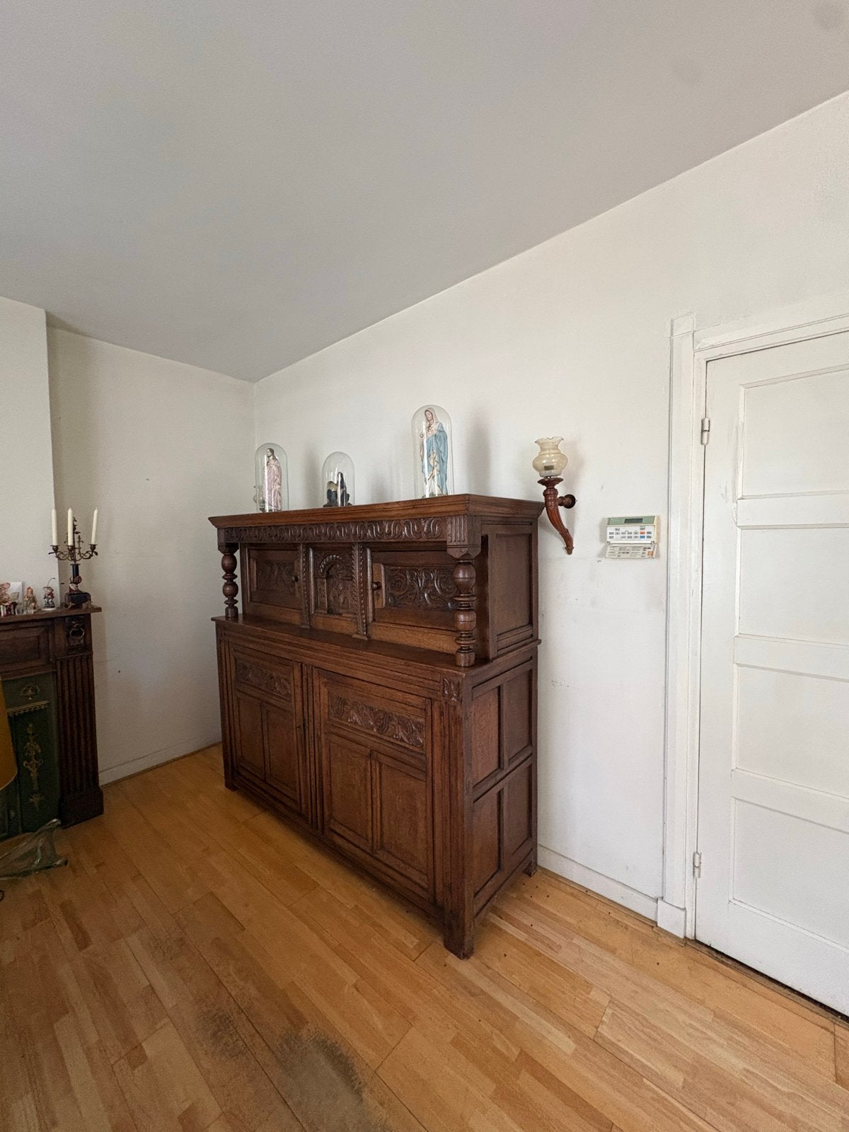 Antiek eiken dressoir met rijk houtsnijwerk, Antiek en Kunst, Antiek | Meubels | Kasten, Ophalen