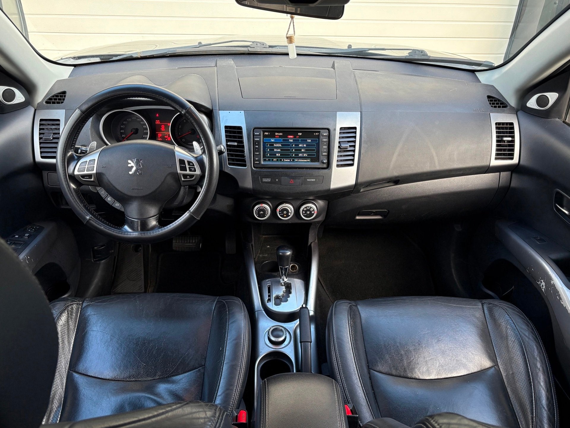 Peugeot 4007 2.4 GT, Auto's, Dealer onderhouden, Gebruikt, Zwart, 4 cilinders
