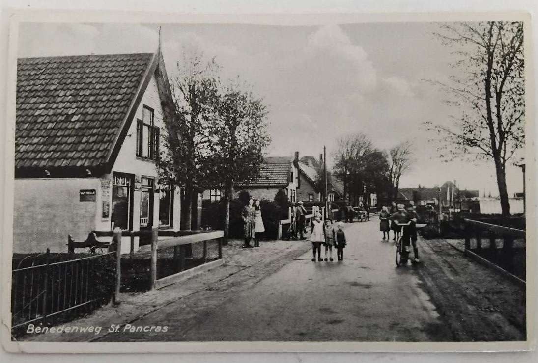 Fotokaart Sint Pancras (Noord-Holland) 1945 - Benedenweg, Ophalen of Verzenden, 1920 tot 1940, Gelopen, Noord-Holland