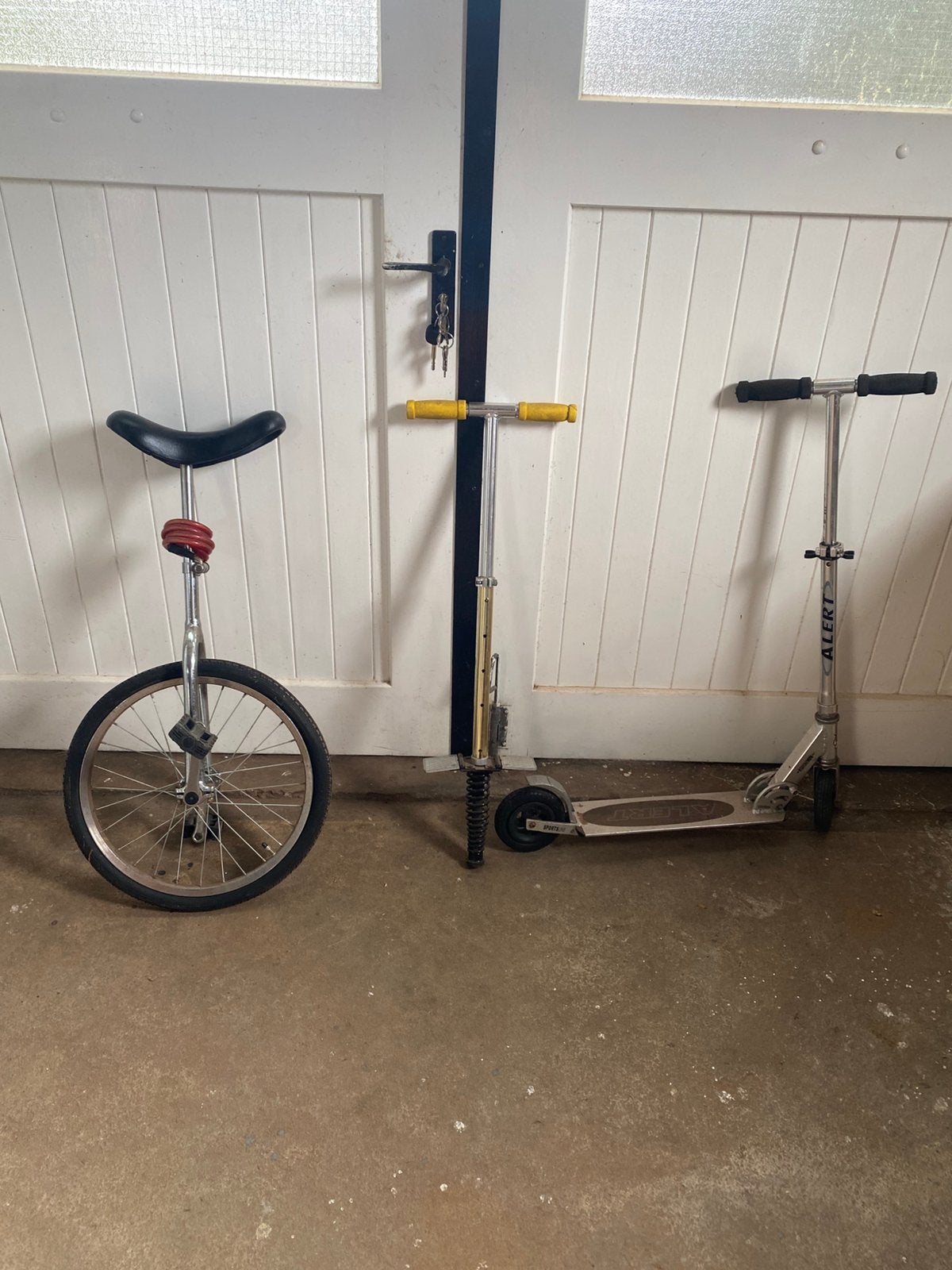 Step springveer en eenwieller steppen springen kind rijden., Ophalen, Gebruikt, Gewone step