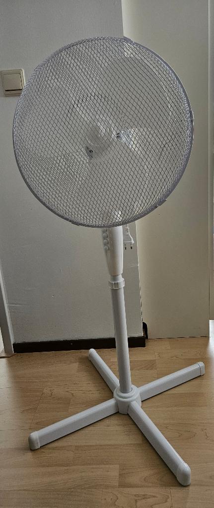 ventilator  (2 stuks), Ophalen, Zo goed als nieuw, Statiefventilator