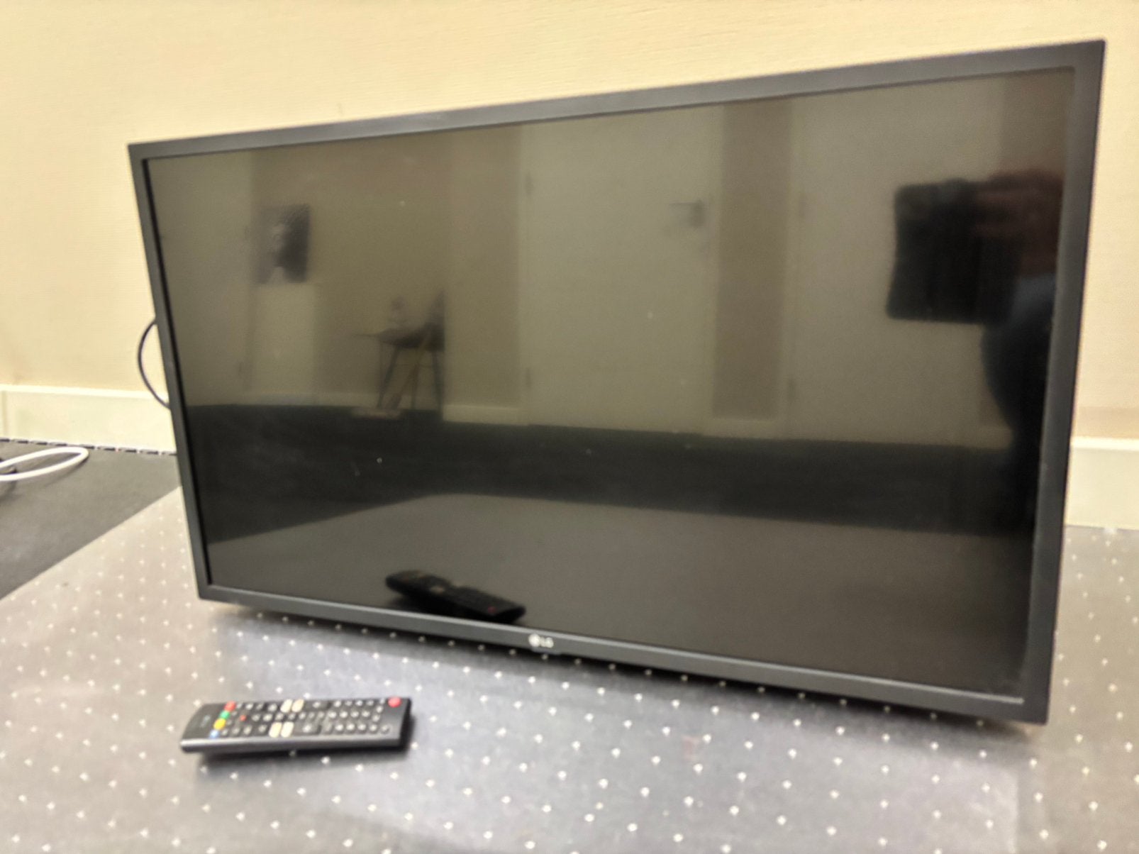 LG tv televisie 32LQ63006LA met muurbeugel, Ophalen, 50 Hz, Zo goed als nieuw, 100 cm of meer