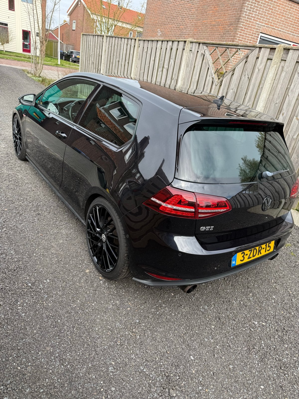 Volkswagen Golf 2.0 TSI 169KW 3D DSG 2013 Zwart, 4 cilinders, Zwart, Leder, Elektronische parkeerrem