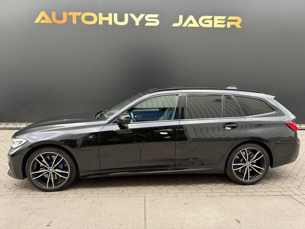 BMW 3-serie Touring 330e High Executive - M Sport Pano Laser, Auto's, BMW, 1998 cc, Achterwielaandrijving, Gebruikt, 4 cilinders