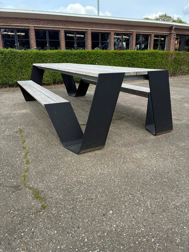 Extremis Hopper 300 cm picknicktafel - gepoedercoat staal, Tuin en Terras, Picknicktafels, Ophalen, Zo goed als nieuw, Rechthoekig