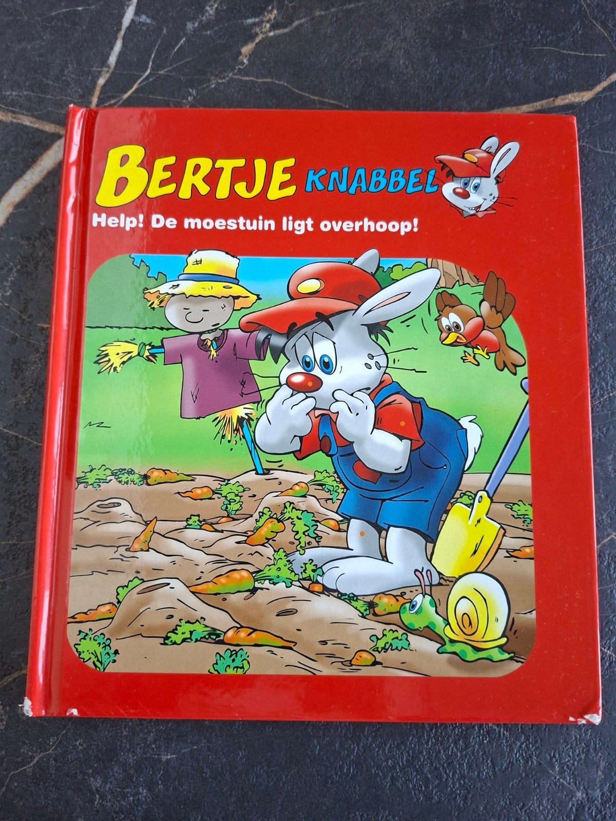 Bertje Knabbel: Help! De moestuin ligt overhoop!, Boeken, Ophalen of Verzenden, Zo goed als nieuw, Onbekend, Sprookjes