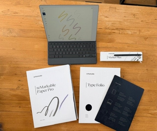 Remarkable Paper Pro + Marker Plus + Type Folio, Computers en Software, E-readers, Ophalen, Zo goed als nieuw, 10 inch of meer
