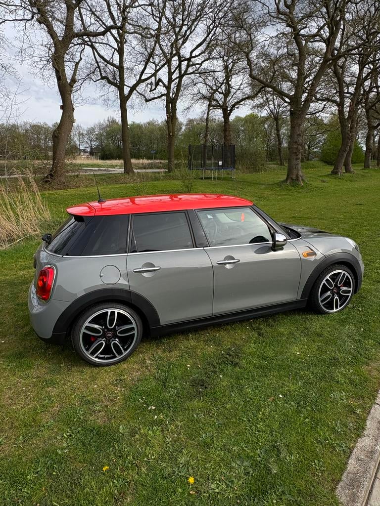 Mini 1.5 Cooper 5drs 136pk 2018 Zeer nette Mini, Handgeschakeld, Grijs, Particulier, 1499 cc