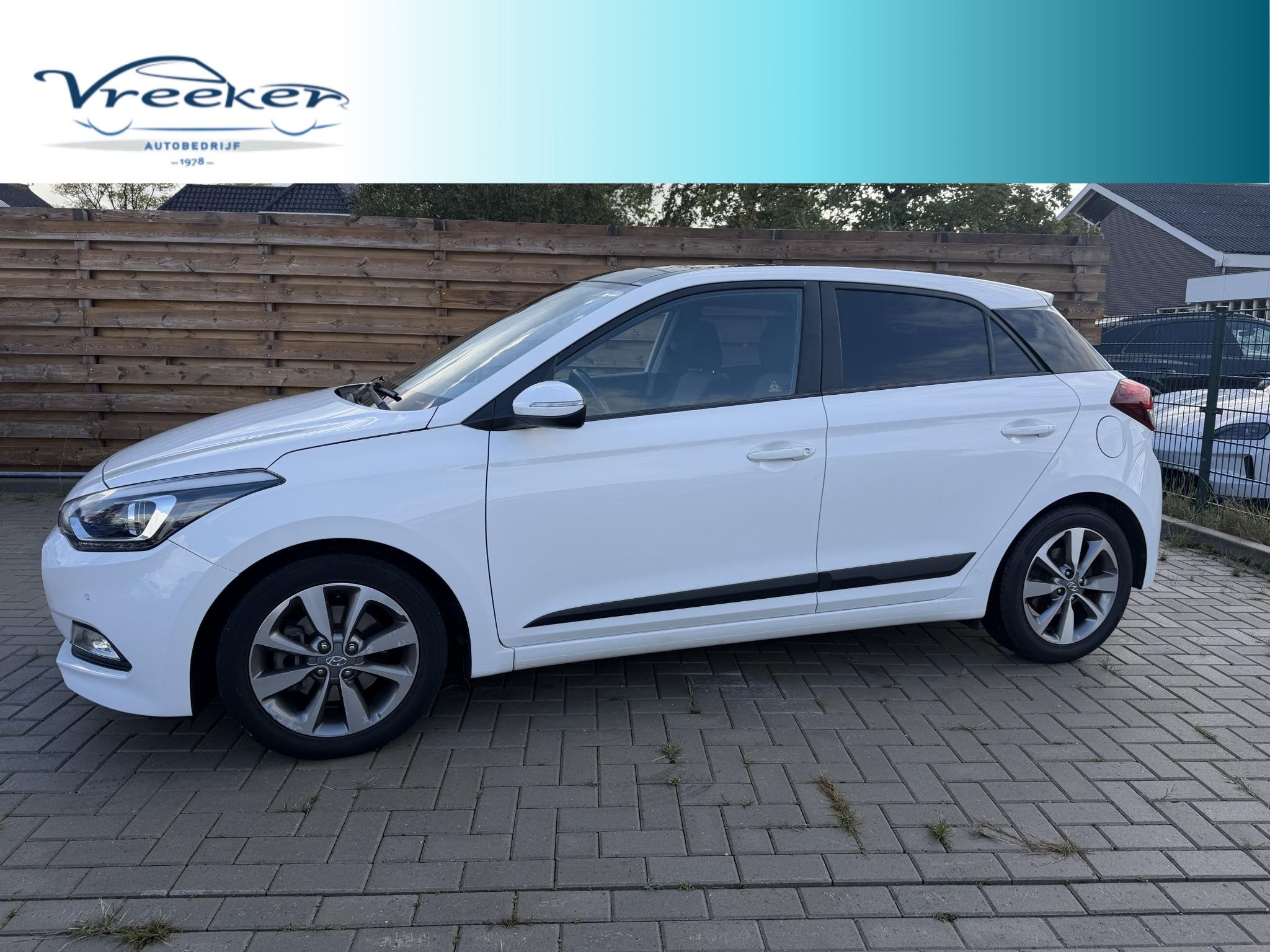 Hyundai i20 1.0 T-GDI Premium Pano l camera, Auto's, Euro 6, 1045 kg, Origineel Nederlands, Handgeschakeld