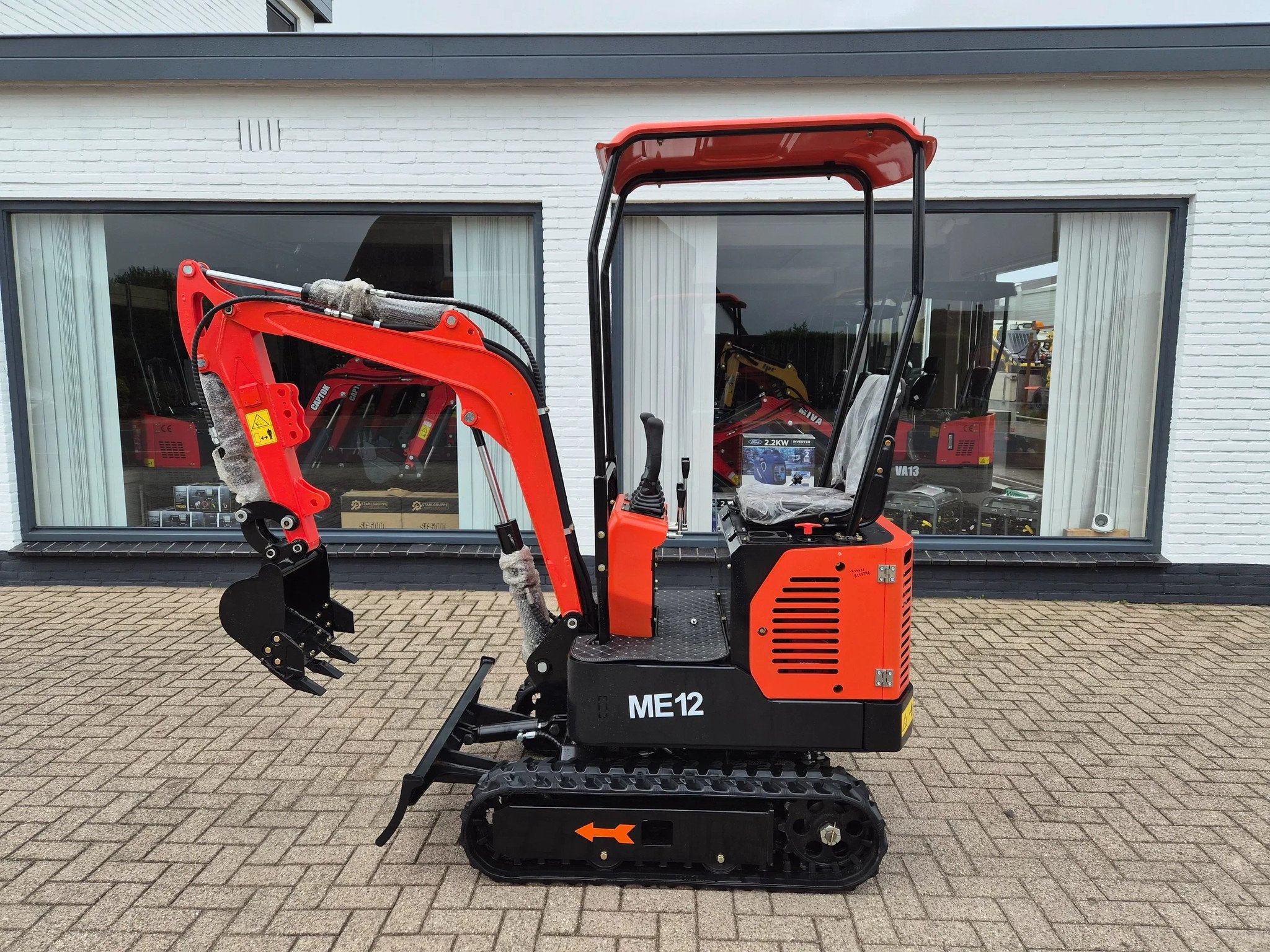 Me 12 digger Minigraver graafmachine (bj 2026), Graafmachine