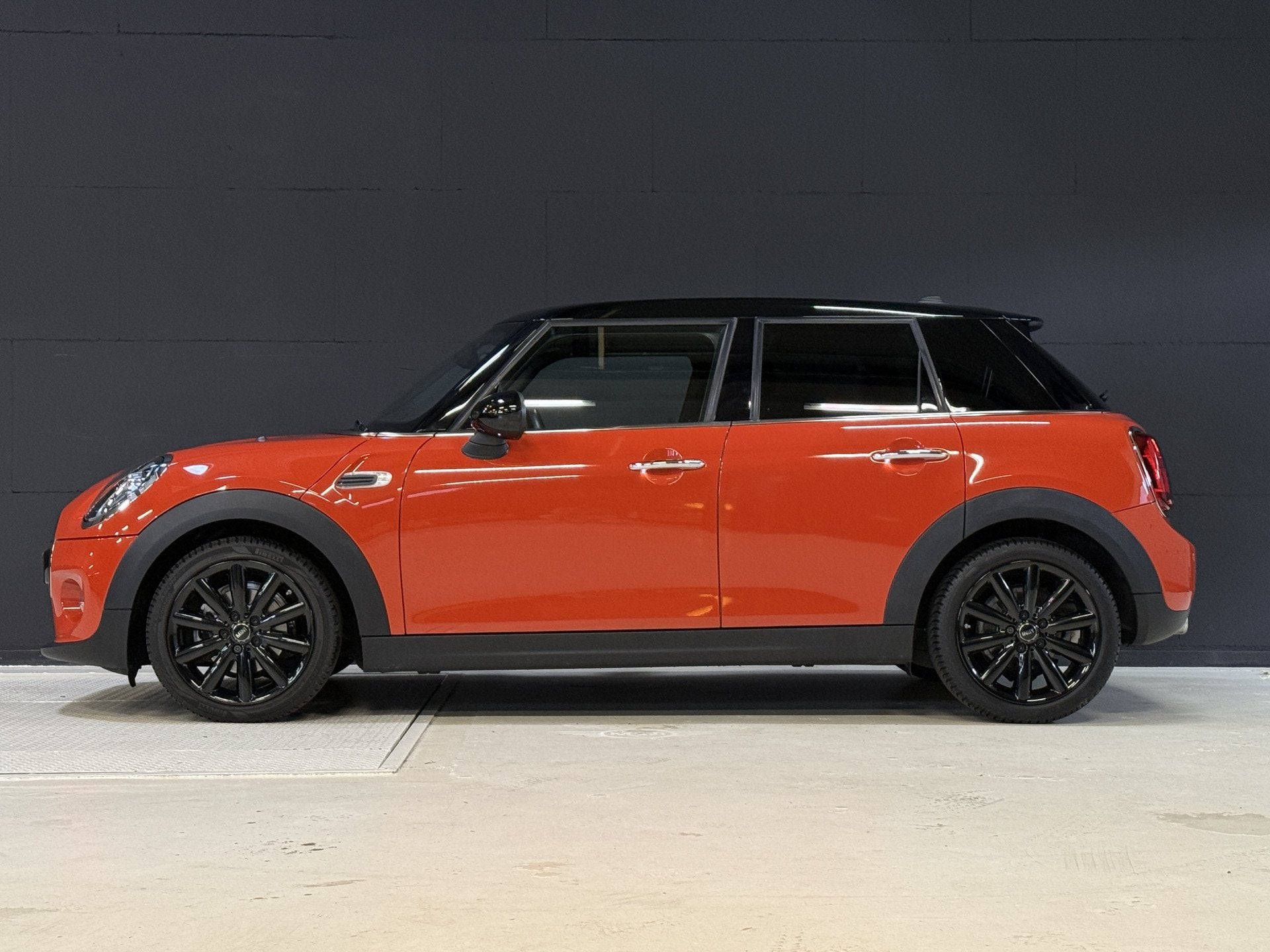 MINI 5-deurs 1.5 Cooper Pepper | Keyless | Dealeronderhouden, Auto's, Mini, Voorwielaandrijving, Gebruikt, Overige kleuren, 1165 kg