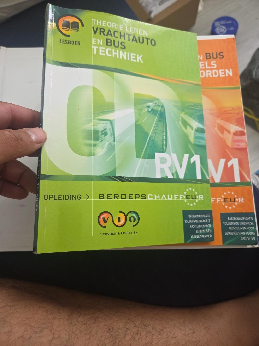 C rijbwijs + code 95 Vrachtauto en Bus Theorieboeken (VDO), Ophalen of Verzenden, Zo goed als nieuw, MBO, VDO