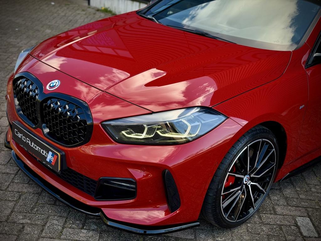 BMW 1-serie 118i M-PERF. M135 PANO|SCHAALSTOEL|CAMERA|HiFi, Auto's, BMW, 136 pk, Gebruikt, 3 cilinders, Automatische klimaatregeling