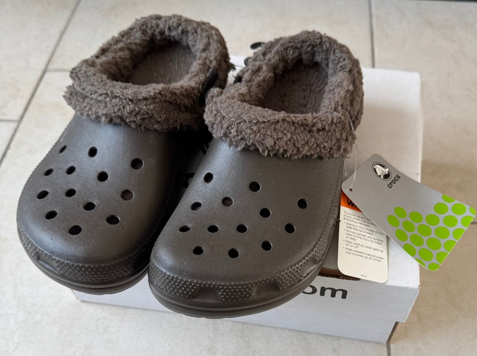 Nieuwe warme Crocs Mammoth clogs maat 34 35 bruin kids clog, Crocs, Jongen of Meisje, Overige typen, Nieuw