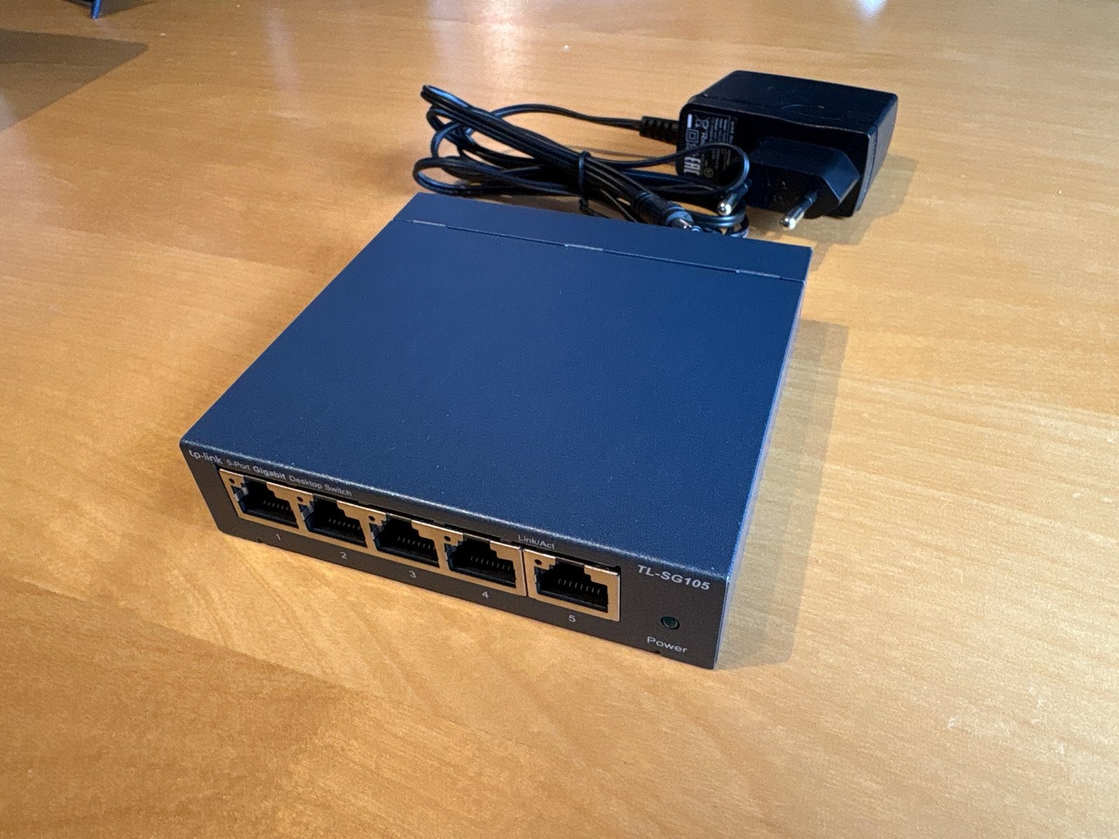 TP-Link TL-SG105 5-poorts Gigabit Desktop Switch, Computers en Software, Netwerk switches, Ophalen of Verzenden, Zo goed als nieuw