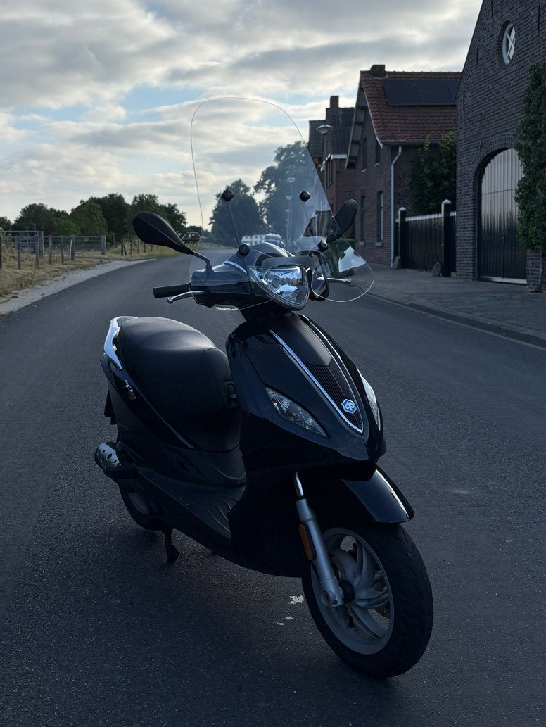 Piaggio Fly Scooter - Zwart, Goed Onderhouden, Fietsen en Brommers, Snorfietsen en Snorscooters, Ophalen of Verzenden, Gebruikt