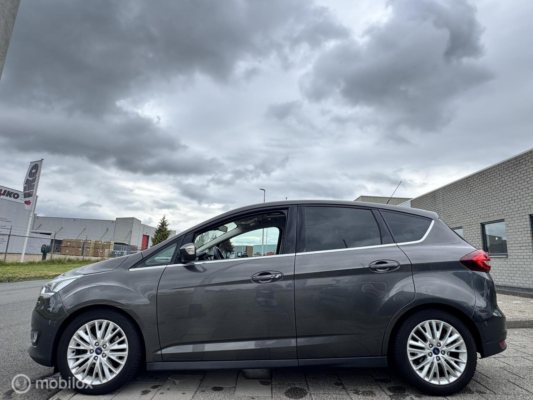 Ford C-Max 1.5 Titanium|Keyless Pano ½ Leer Camera Xenon LE, Voorwielaandrijving, 1498 cc, Euro 6, 4 cilinders