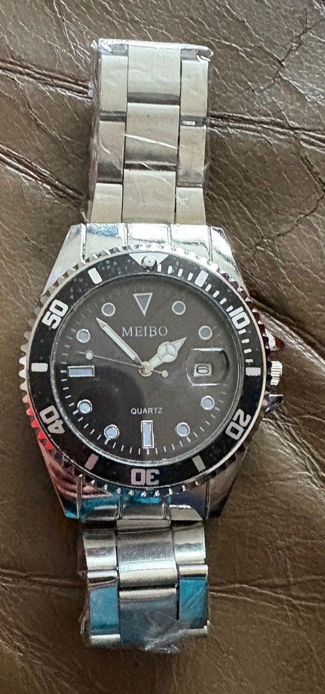Nieuw heren horloges

Vaste prijs zwart/ Zilver elk €35

Op, Sieraden, Tassen en Uiterlijk, Horloges | Heren, Ophalen, Nieuw, Staal