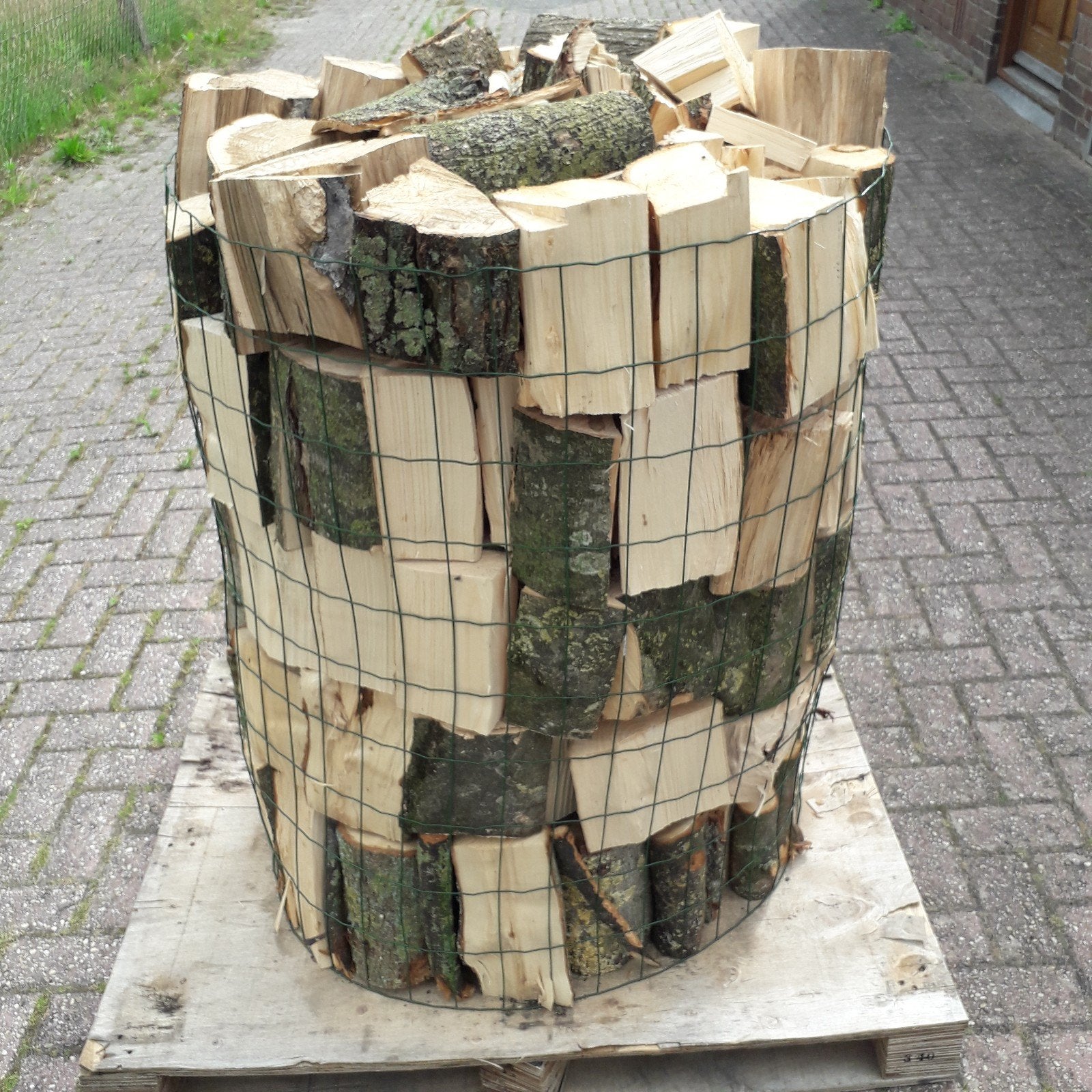 Brandhout / Haardhout /stookhout lindenhout vers gezaagd, Minder dan 3 m³, Ophalen, Overige houtsoorten, Blokken