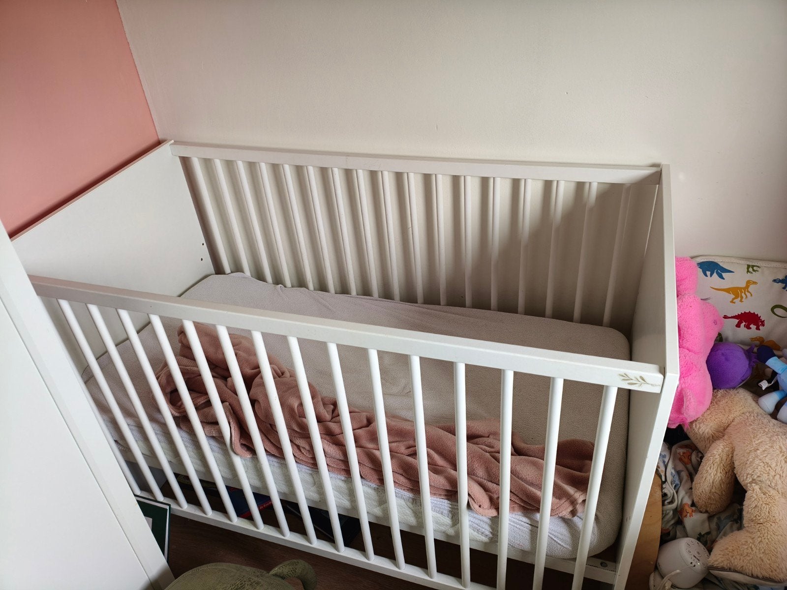 IKEA ledikant, wit, verstelbare bodem, Kinderen en Baby's, Babywiegjes en Ledikanten, Ophalen, Gebruikt, Ledikant