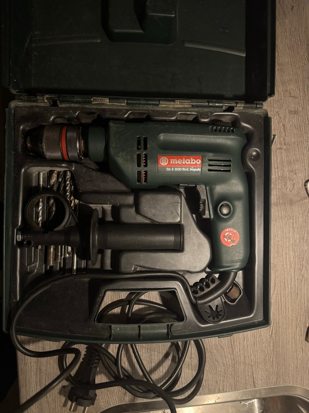 Metabo Sb E 600 R+L Impuls Klopboormachine in koffer, Doe-het-zelf en Verbouw, Gereedschap | Boormachines, Klopboormechanisme