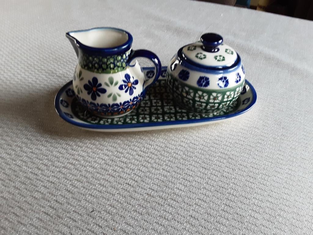Suikerpot en melkkannetje uit polen, Ophalen of Verzenden