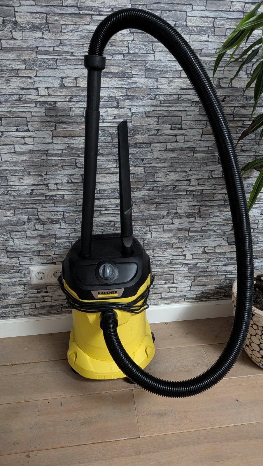 Kärcher Nat- en Droogzuiger - Krachtige Alleszuiger, Ophalen, Inclusief accessoires, Kärcher, Zo goed als nieuw