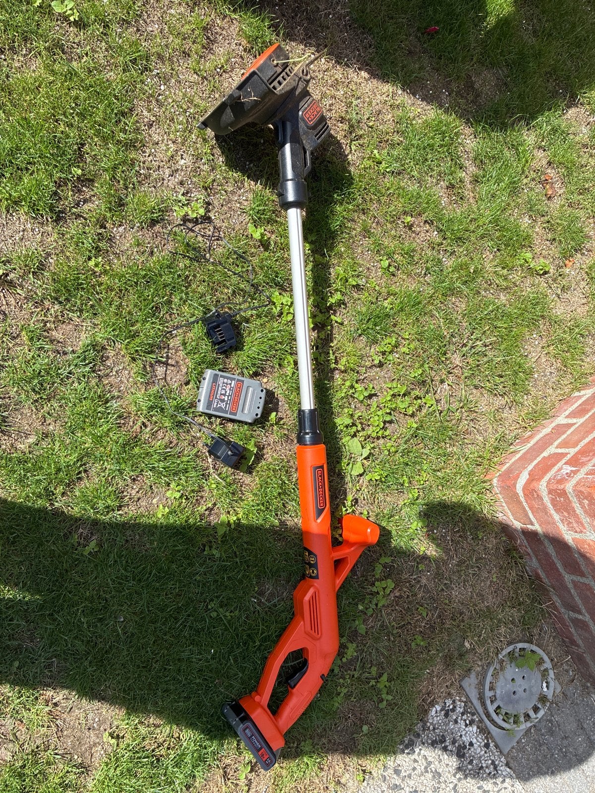 Black+Decker grastrimmer met accu en lader, Ophalen of Verzenden, Gebruikt, 30 tot 50 cm, Accu