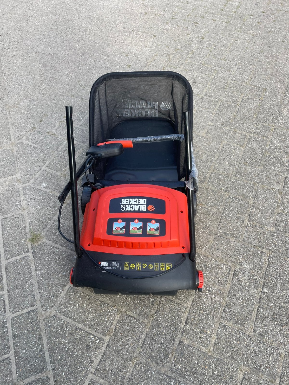 Verticuteermachine 2 keer gebruikt, Tuin en Terras, Ophalen of Verzenden, Zo goed als nieuw