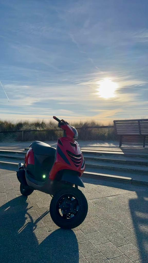 Piaggio Zip 70cc sp vork, Fietsen en Brommers, Scooters | Piaggio, Ophalen of Verzenden, Zo goed als nieuw, Tweetakt, Zip