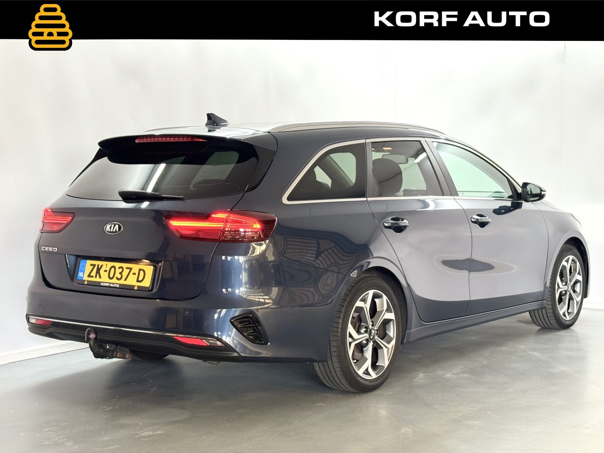 Kia Ceed Sportswagon 1.4 T-GDi DynamicPlusLine | Stuur+stoel, 4 cilinders, Met garantie (alle), Blauw, Leder en Stof