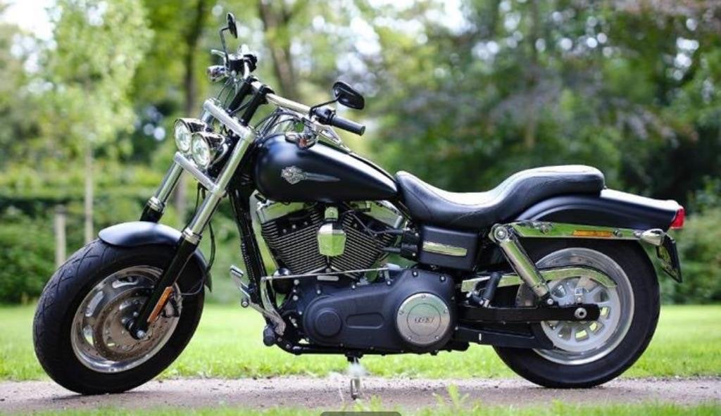 Harley-Davidson Fat Bob met Quad Lock en oplaadsysteem, Motoren, Motoren | Harley-Davidson, 2 cilinders, 1690 cc, Motorrijbewijs A