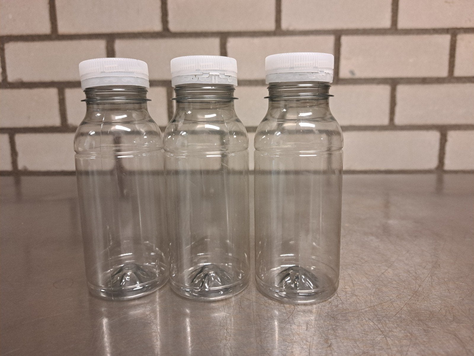 Nieuwe PET-flessen met witte dop - 225 stuks, Ophalen, Nieuw