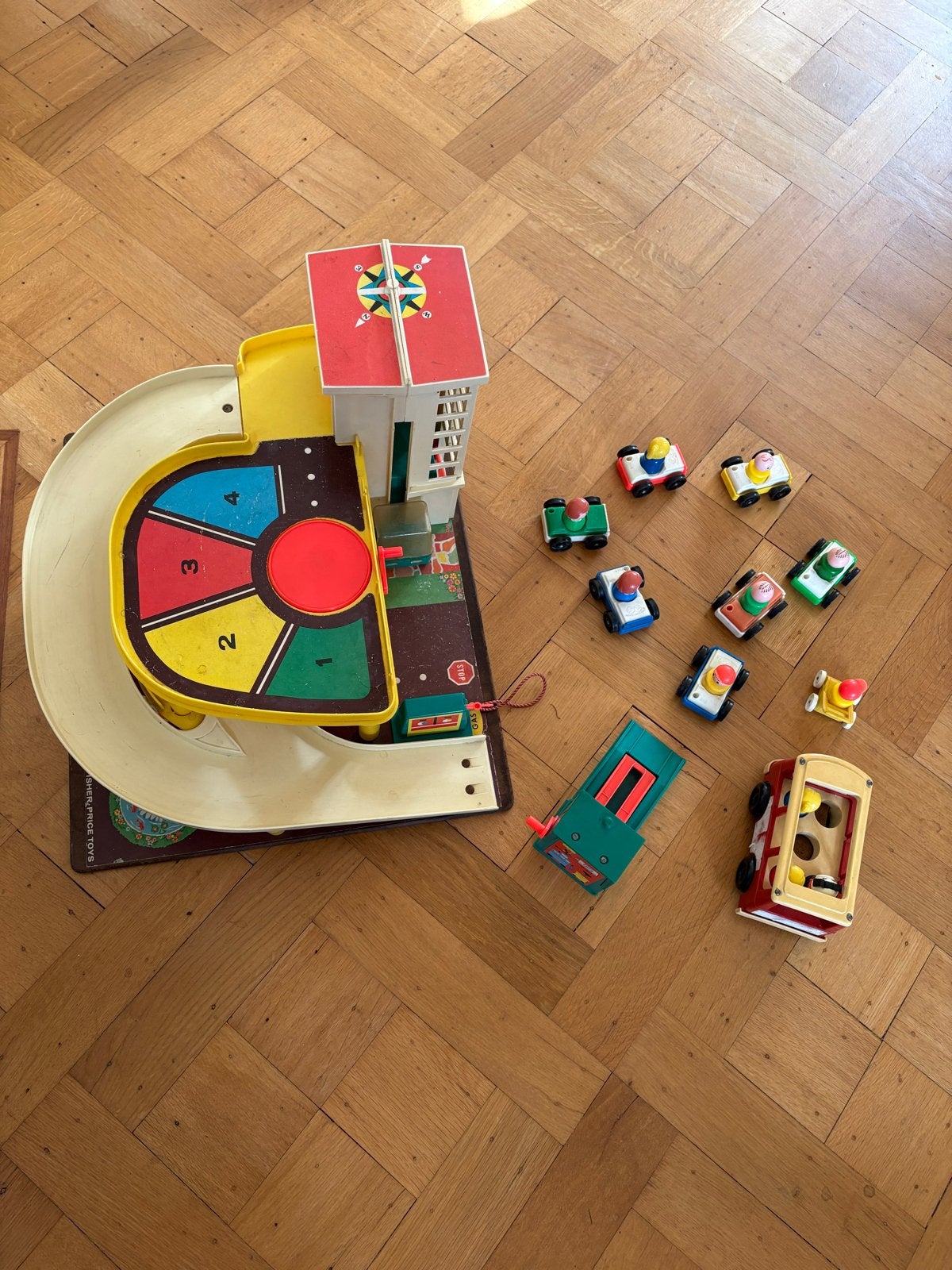 Vintage Fisher-Price Garage met auto's  - Lift defect, Ophalen, Gebruikt, Speelset