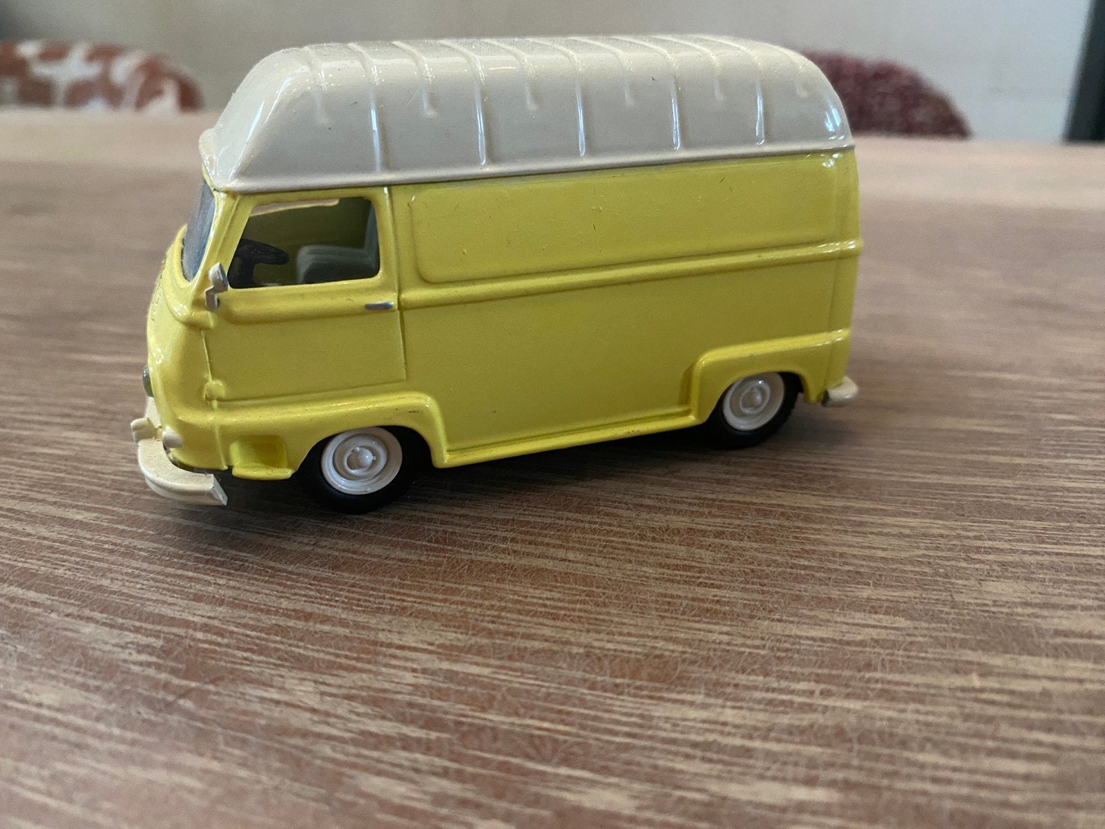 CITY Renault Estafette bestelbus geel/wit – 1:43, Hobby en Vrije tijd, Ophalen of Verzenden, Zo goed als nieuw, Auto, Overige merken
