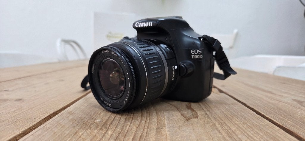 Canon EOS 1100D 18-55mm spiegelreflex / DSLR camera, Ingebouwde flitser, Spiegelreflex, Canon, 12 megapixels