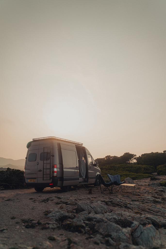 Unieke off-grid Mercedes camperbus  - NIEUWE APK, Automaat, Buscamper of Camperbus, Imperial, Tot en met 2