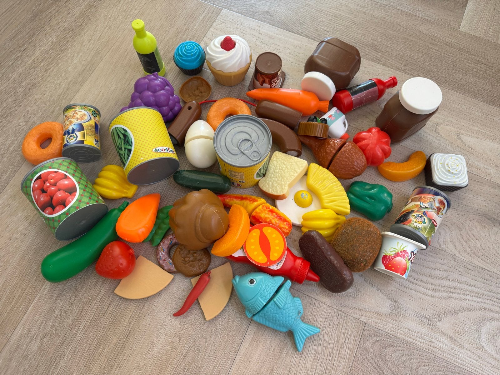 Boodschappenmandje met speelgoed en houten taartje, Ophalen, Gebruikt, Jongen of Meisje