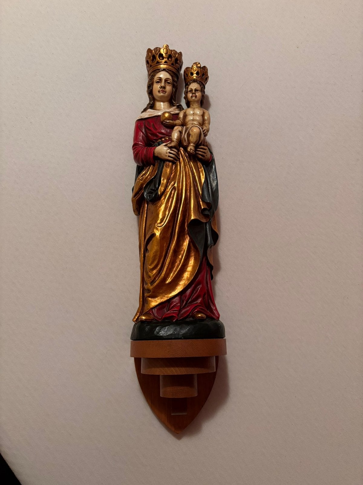 Beeld Maria en Jezus met kroon, Ophalen