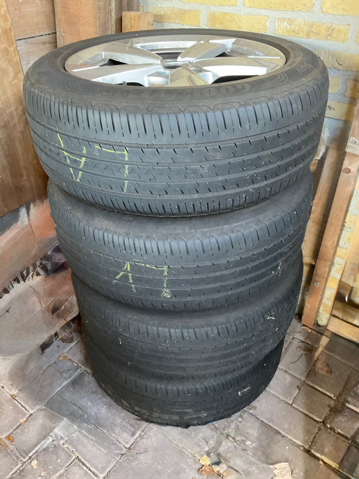 Originele Audi A6 C8 velgen met zgan Goodyear zomerbanden, Ophalen, Zo goed als nieuw
