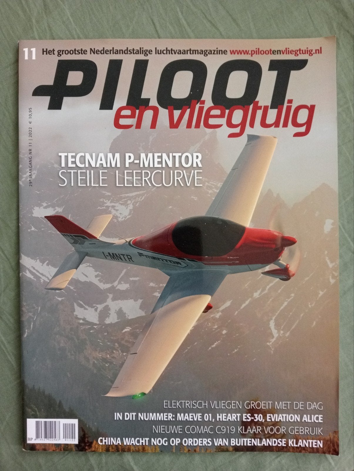 Pilot en Vliegtuig Magazine - November 2022 (incl. poster), Ophalen of Verzenden, Gelezen, Overige typen