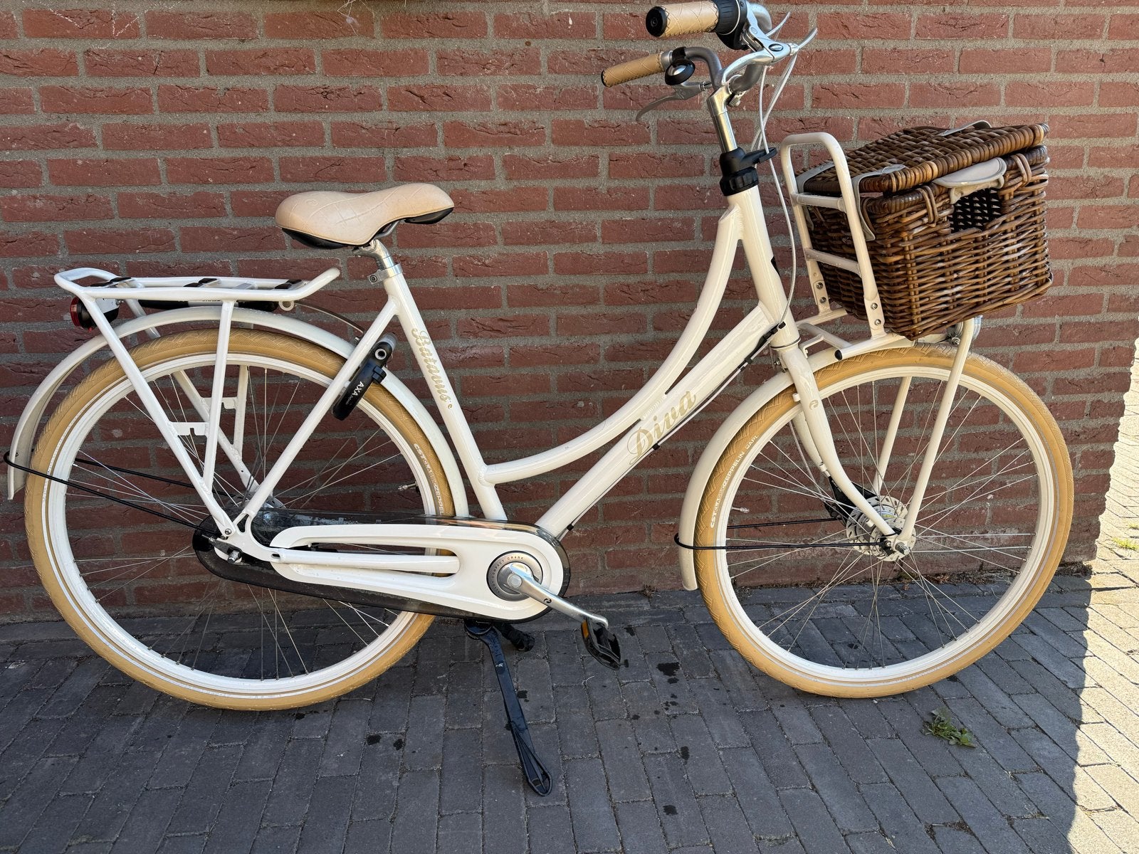 Damesfiets batavus diva met mand 28 inch, Fietsen en Brommers, Fietsen | Dames | Damesfietsen, Ophalen, Gebruikt, Versnellingen