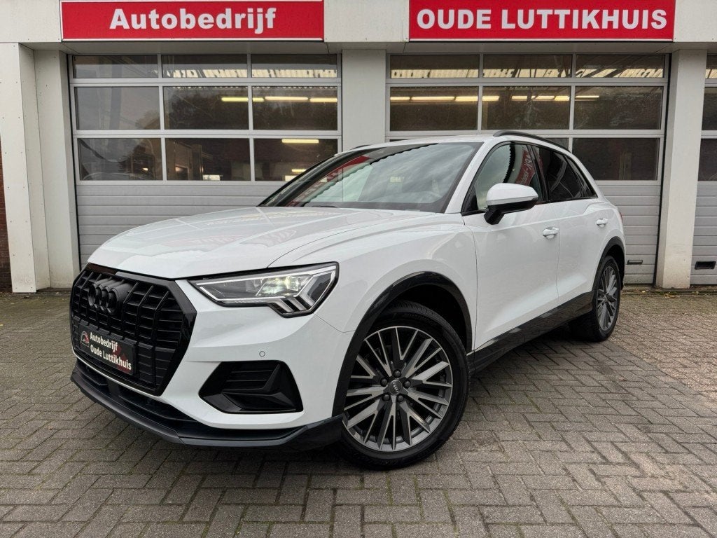 Audi Q3 35 TFSI S-Line Black Optic 150PK Matrix LED S-Tronic, Auto's, Audi, Automaat, Huisgarantie, 4 cilinders, Wit